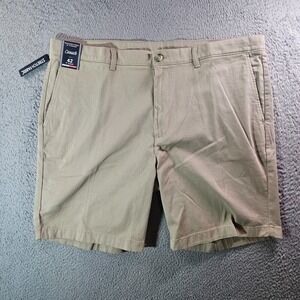 NWT Roundtree & Yorke Casuals Shorts Men 42‎ x 9" Classic Stretch Khaki